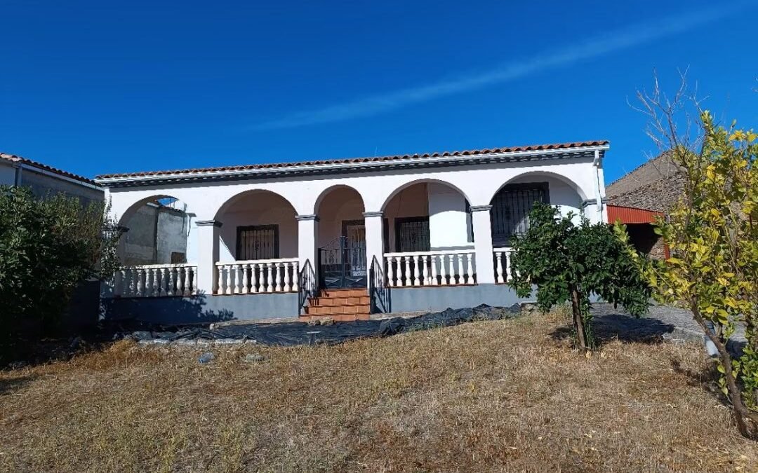 Chalet con terreno en Piedras Albas